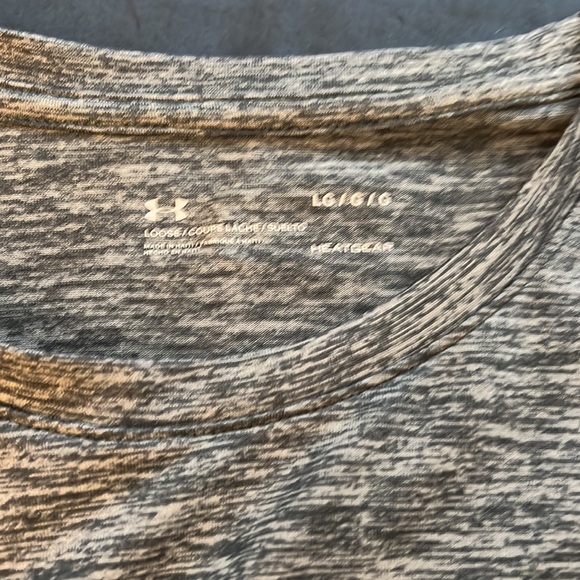 Womens gray under armor short sleeve large heat gear - Picture 2 of 2